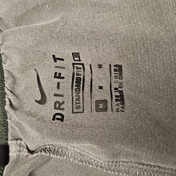 Nike Dri-fit standard fit cargo windbreaker joggers within drawstring sz.M - Picture 3 of 9